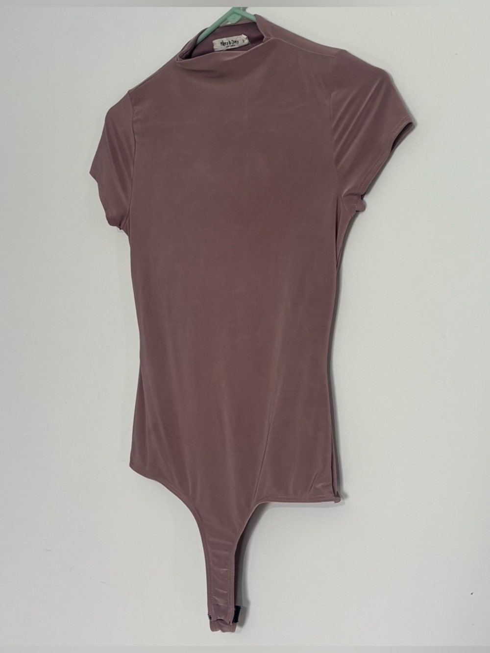 Mauve Mock Neck Bodysuit | Fitted Short Sleeve Top Women’s Small